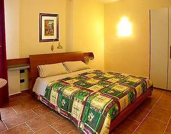 Couette-café Aurora 4*