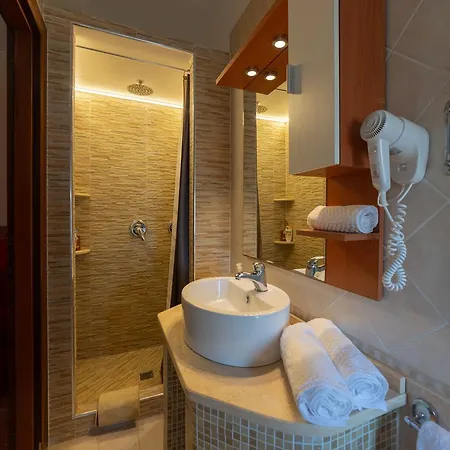 Couette-café Aurora 4*